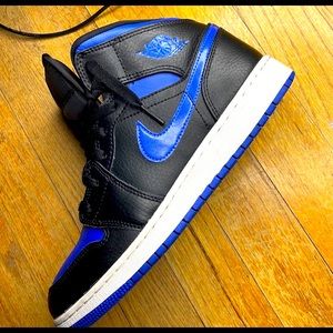 Blue royal Jordan 1